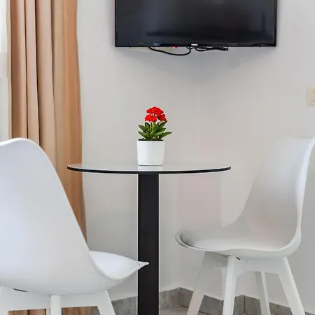 公寓 Peaceful With Views By Pikhost *