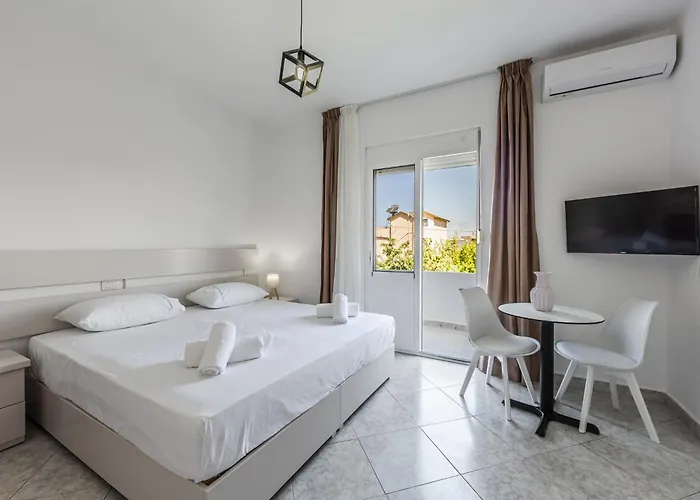 Apartment Peaceful With Views By Pikhost