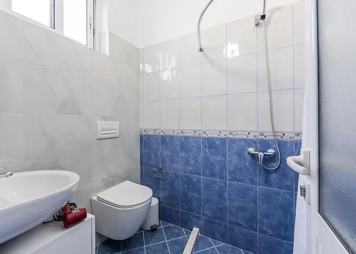 Peaceful With Views By Pikhost Apartment