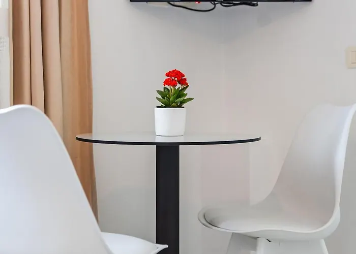 Apartment Peaceful With Views By Pikhost *